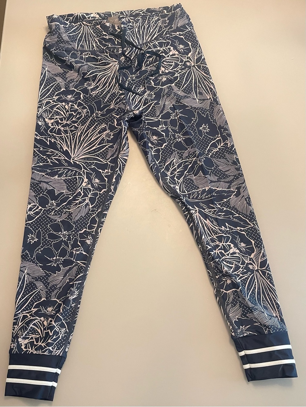 The Upside Navy Floral-Print Leggings in Large